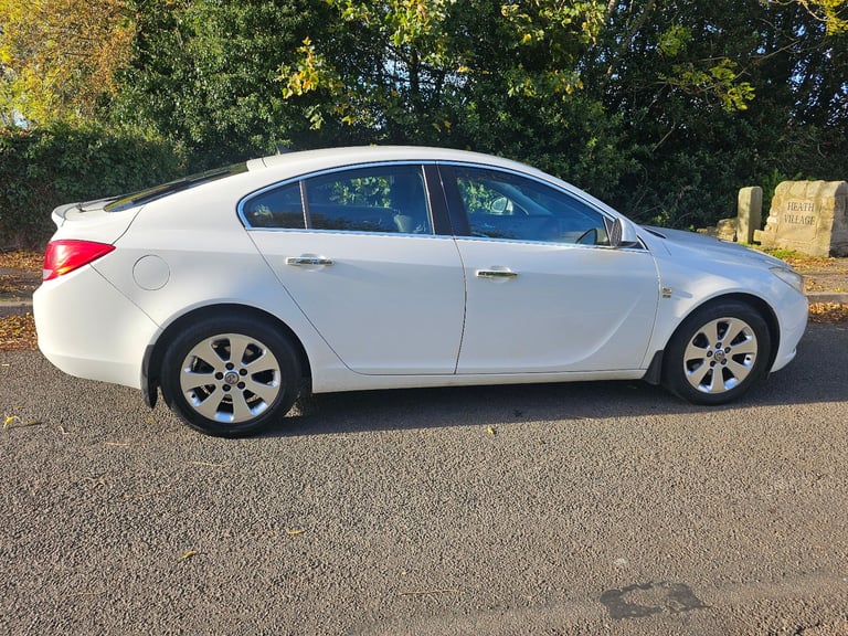 Vauxhall, INSIGNIA, Hatchback, 2012, Manual, 1956 (cc), 5 doors