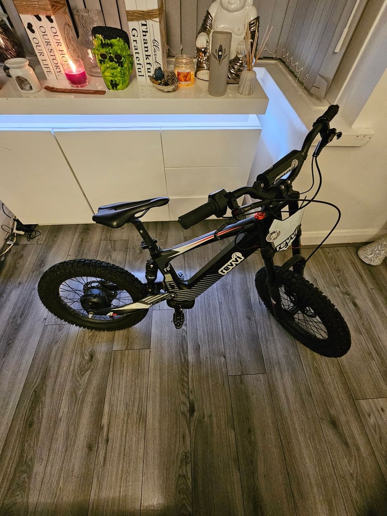 image for Revvi 18 Electric Bike 