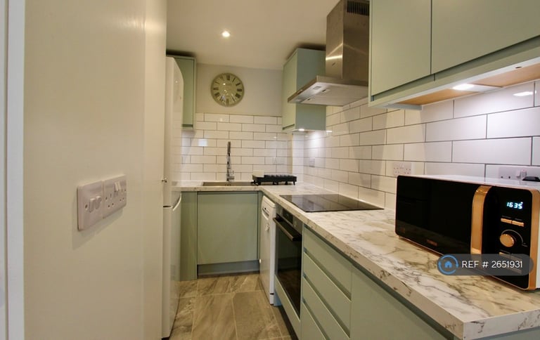 Studio flat in Marlyn Lodge, London, E1 (#2651931)