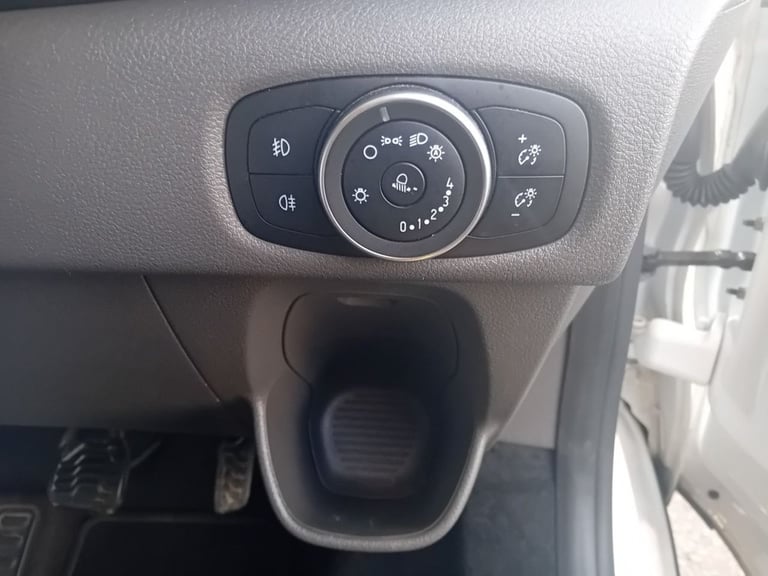 2022 Ford Tourneo Custom 2.0 320 EcoBlue Titanium Minibus 5dr Diesel Auto L2 Euro 6 (s/s) (130 ps...