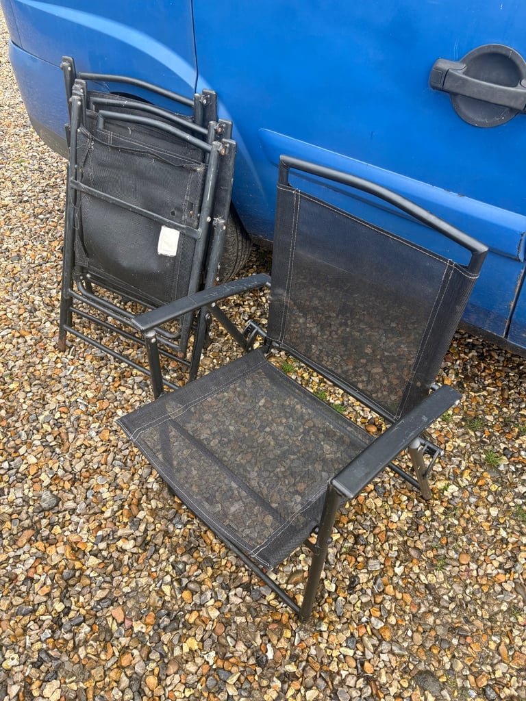 image for 4 folding chairs 