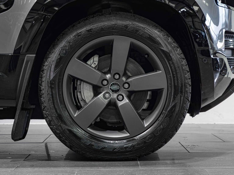  Land Rover Defender 110 3.0 D300 MHEV X-Dynamic HSE Hard Top SUV Auto 4WD MWB Euro 6 (s/s) 5dr D...