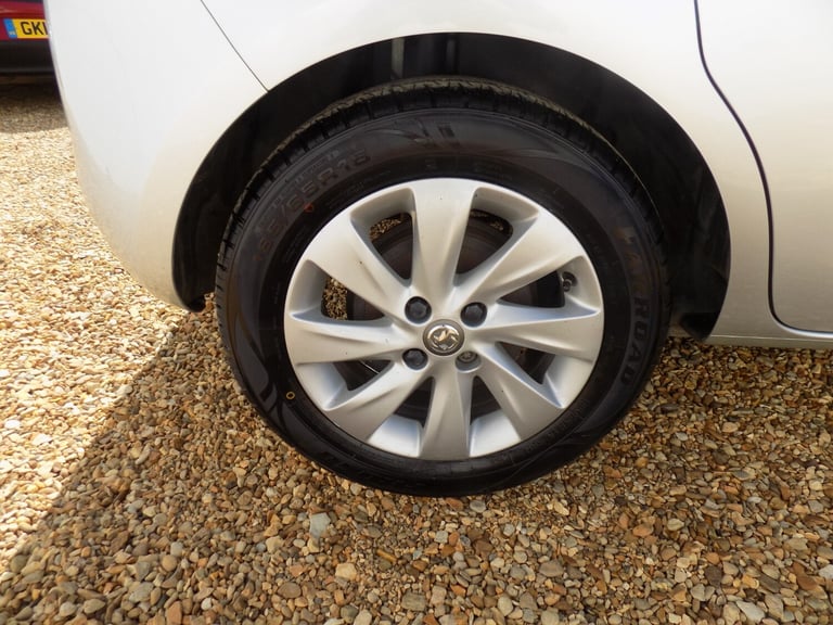 VAUXHALL CORSA 1.4 DESIGN. MORE PHOTOS AND VIDEO LINK ON OUR WEBSITE