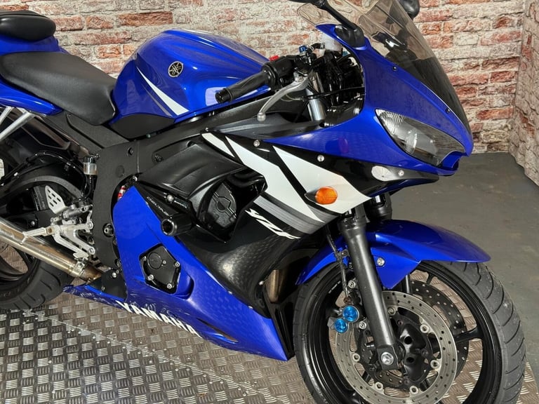 YAMAHA R6 - 2003 Petrol Manual in Blue