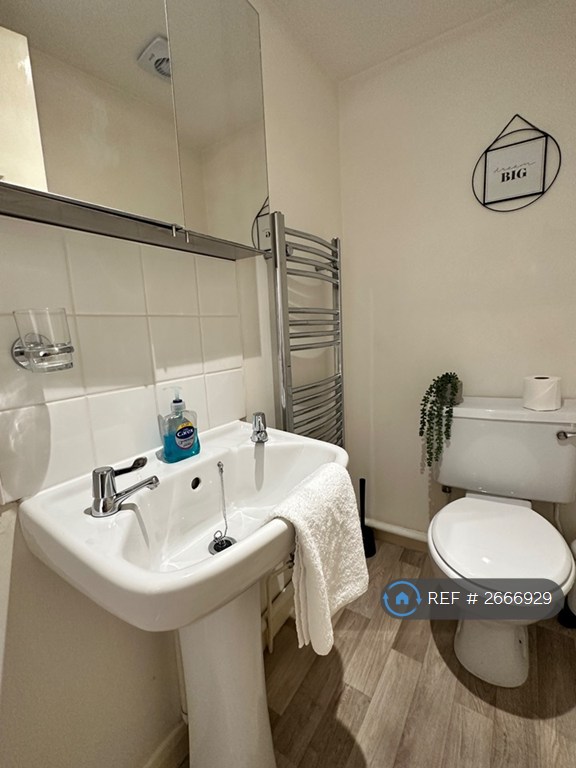 2 bedroom flat in St. James's Street, Brighton, BN2 (2 bed) (#2666929)