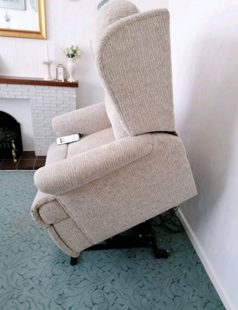 Malvern Electric Rise & Recliner Chair with matching Settee