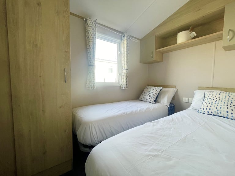 CHEAP STATIC CARAVAN FOR SALE AT BROADLAND SANDS HOLIDAY PARK - 11.5 MONTH OWNER SEASON