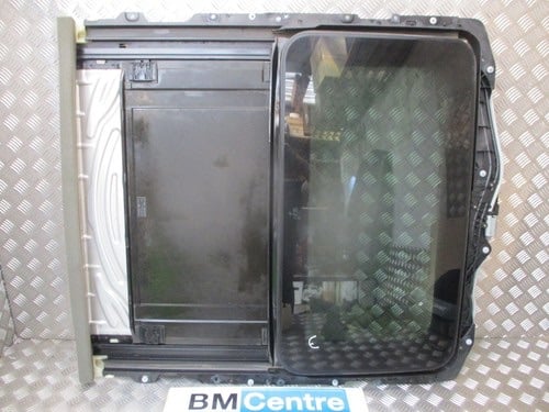 Sunroof from  a.  2010. BMW. 318d