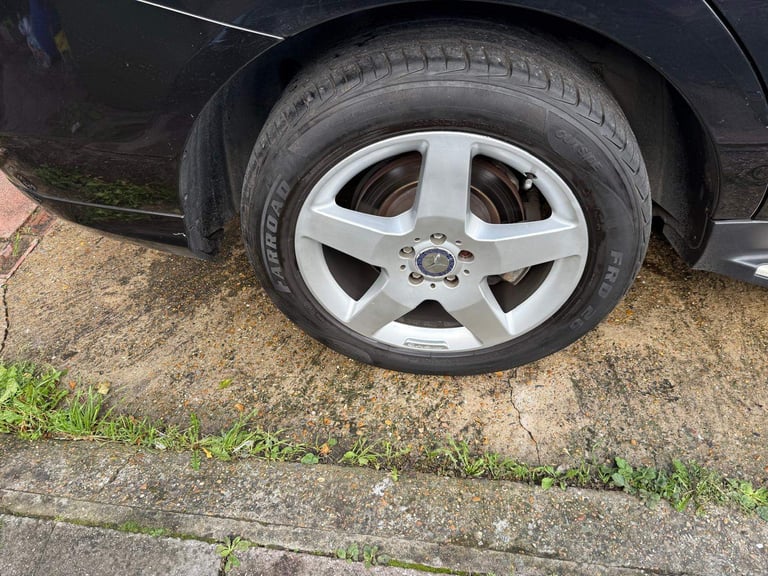 image for  4 ALLOY WHEELS 19'' WITH TYRES 