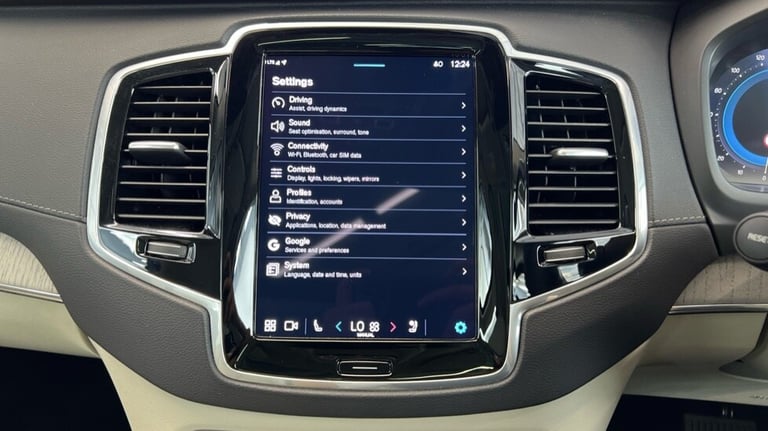 2024 Volvo XC90 Plus, B5 AWD Mild hybrid, Petrol, Dark, 7 Seats (Blond Leather, BLIS) Estate Petr...