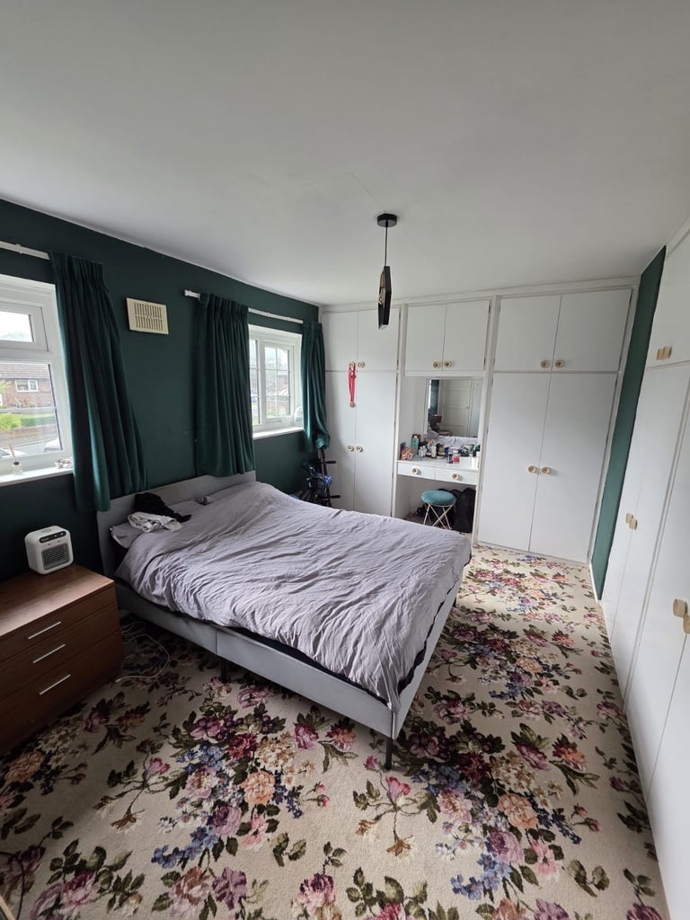 Room in Hyde