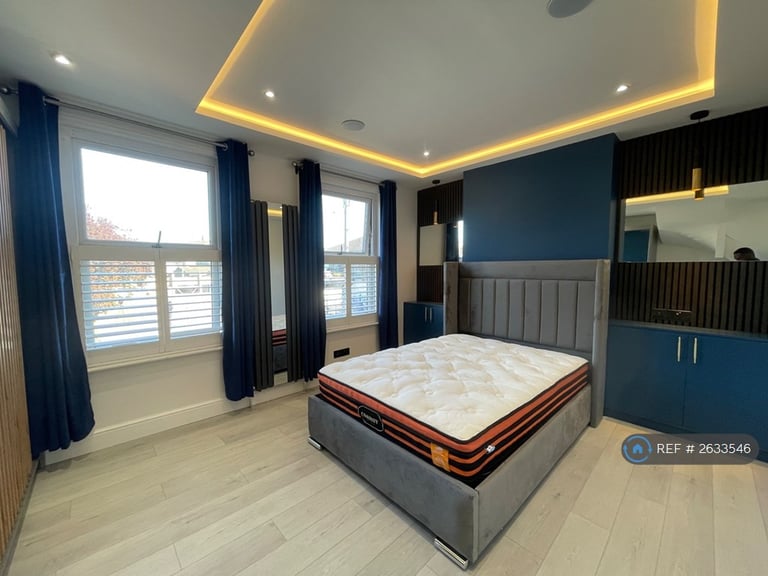 1 bedroom in Dagnall Park, London, SE25 (#2633546)