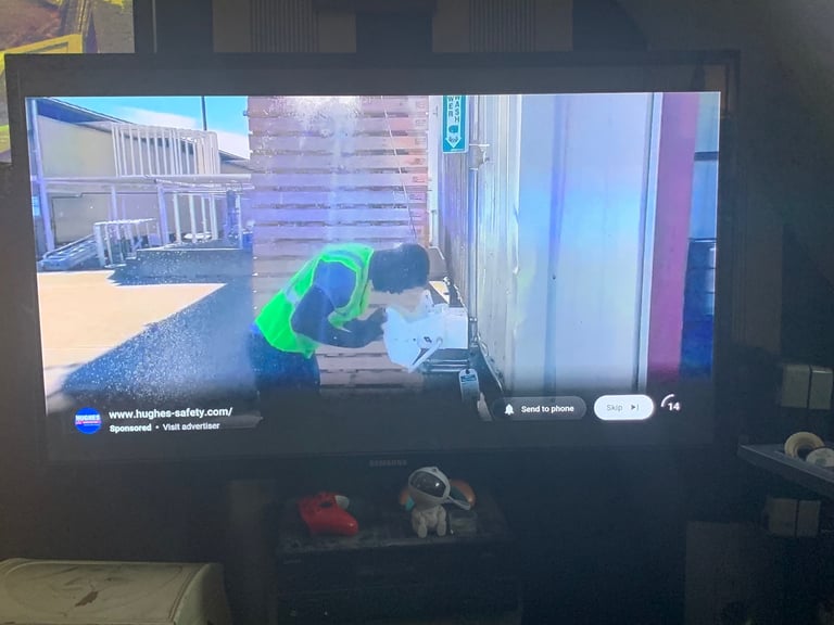 Samsung 60 inch tv with built in free view. 