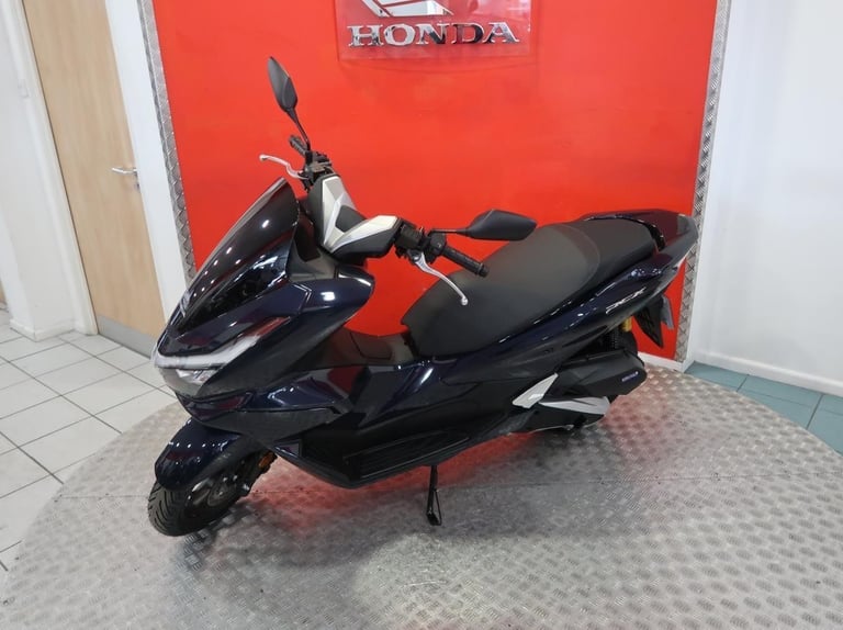 Brand new 2025 Honda PCX125 DX