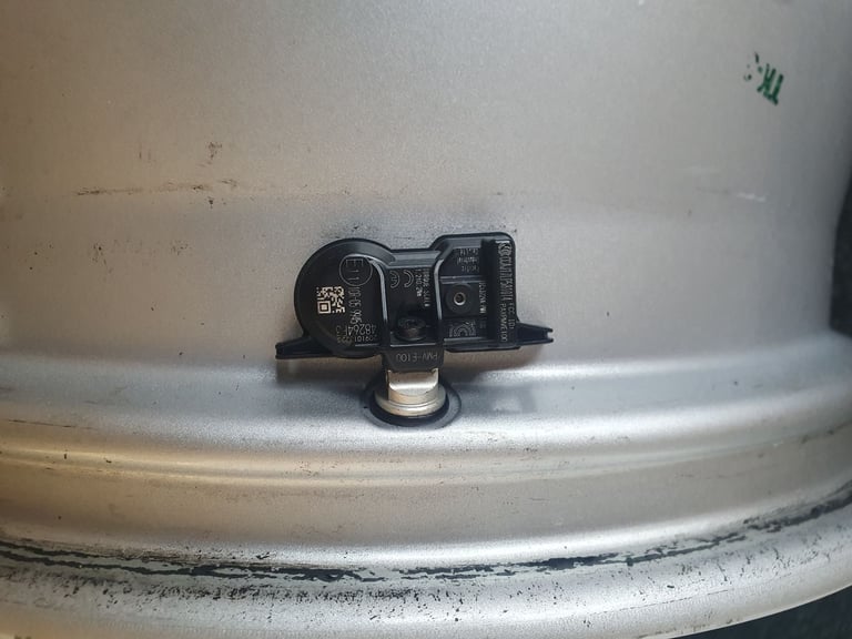 Toyota Corolla Hybrid HEV CVT Estate 16" Alloy Wheel