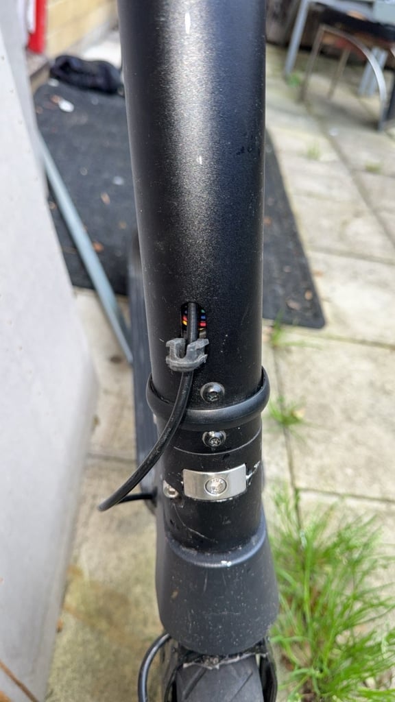 🛴 E-scooter  “Electric Scooter – As Good As New – Only Small £25 Fix – Bargain Price 🚀”
