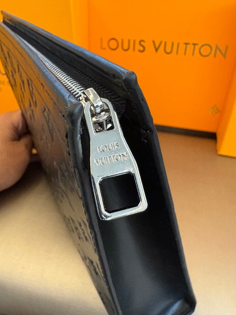 Men’s Top Top Top Quality Bags and Wallets 