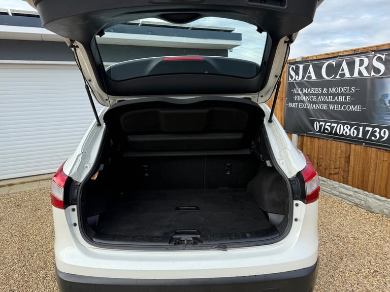 2014 Nissan Qashqai 1.2 DiG-T Acenta [Smart Vision Pack] 5dr HATCHBACK Petrol Manual