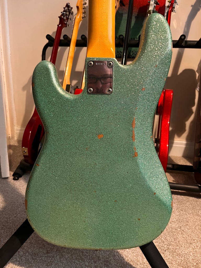 Fender Custom Shop 64 Precision.