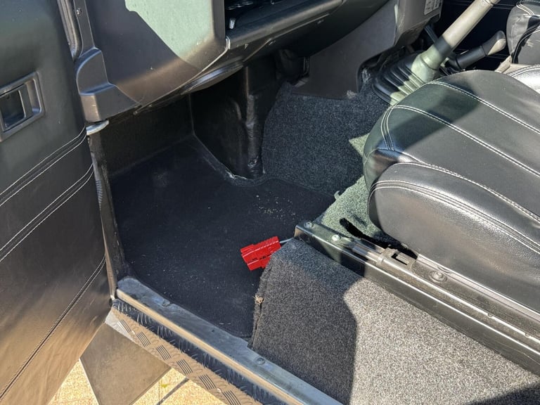 2010 Land Rover Defender 90 2.4 TDCi Hard Top SUV 3dr Diesel Manual 4WD SWB Euro 4 (122 bhp) SUV ...