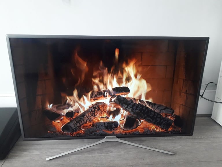 SAMSUNG 40"  SMART TV HDMI WITH REMOTE £150