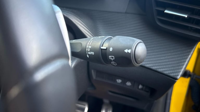 2023 Peugeot 208 1.2 PureTech 100 Allure Premium + 5dr EAT8 HATCHBACK PETROL Automatic