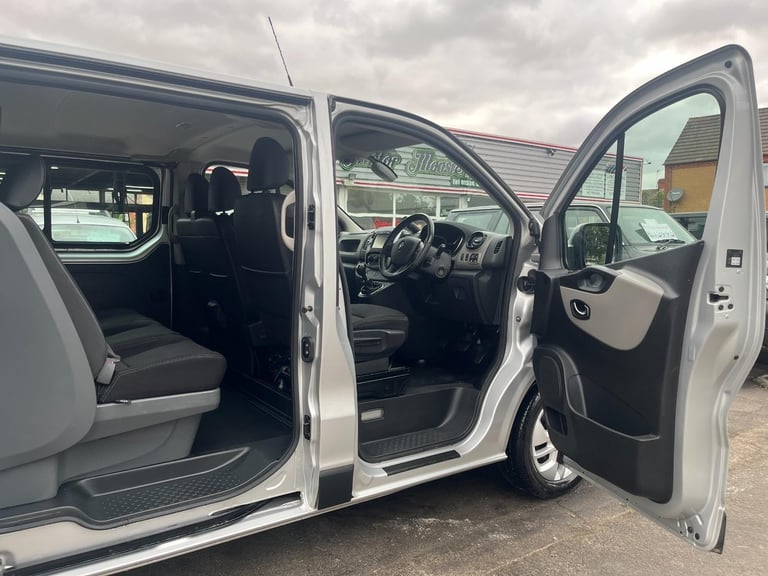 Renault Trafic LL29 Energy dCi 125 Sport Nav 6 Seat LWB Crew Van DIESEL 2019/19