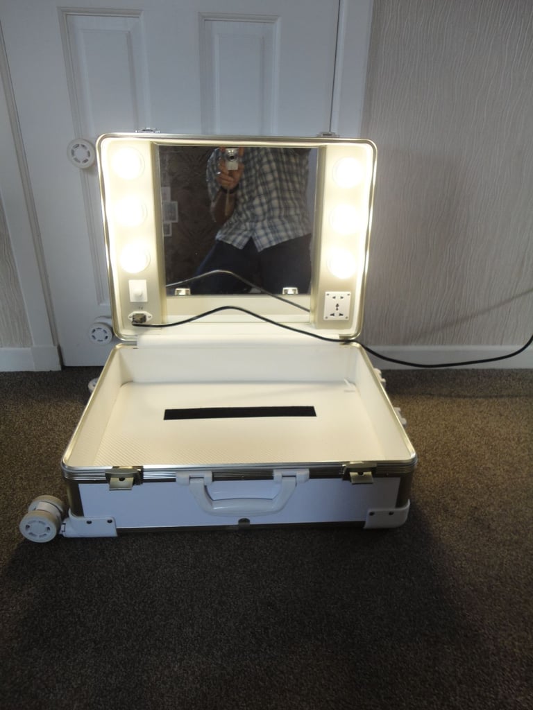image for tropic beautician trolley case with lights, please see pictures 
