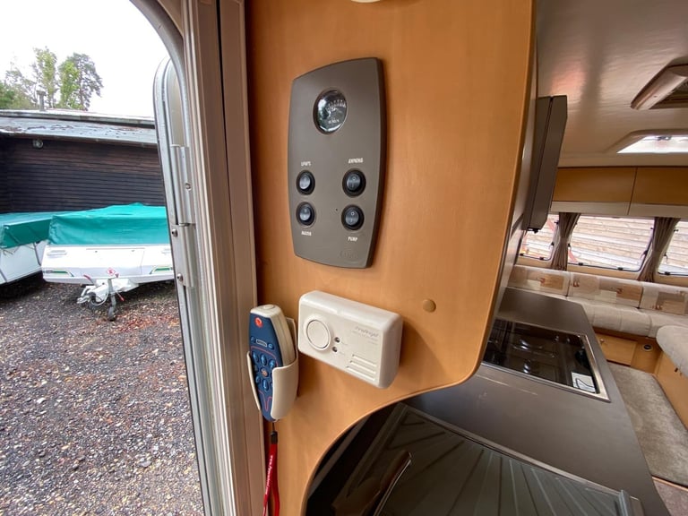 BAILEY PEGASUS 514 - 2010 - 4 BERTH - END WASHROOM - MOVER - BARGAIN 