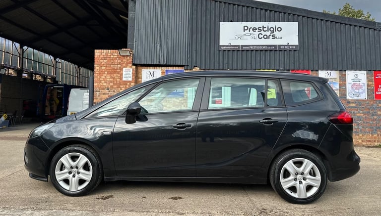 2013 Vauxhall Zafira Tourer 1.8 16V Exclusiv Euro 5 5dr Petrol