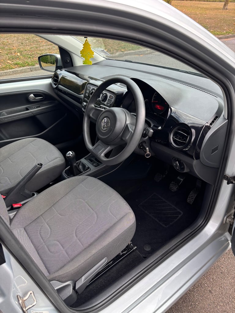 Volkswagen, UP, Hatchback, 2015, Manual, 999 (cc), 5 doors