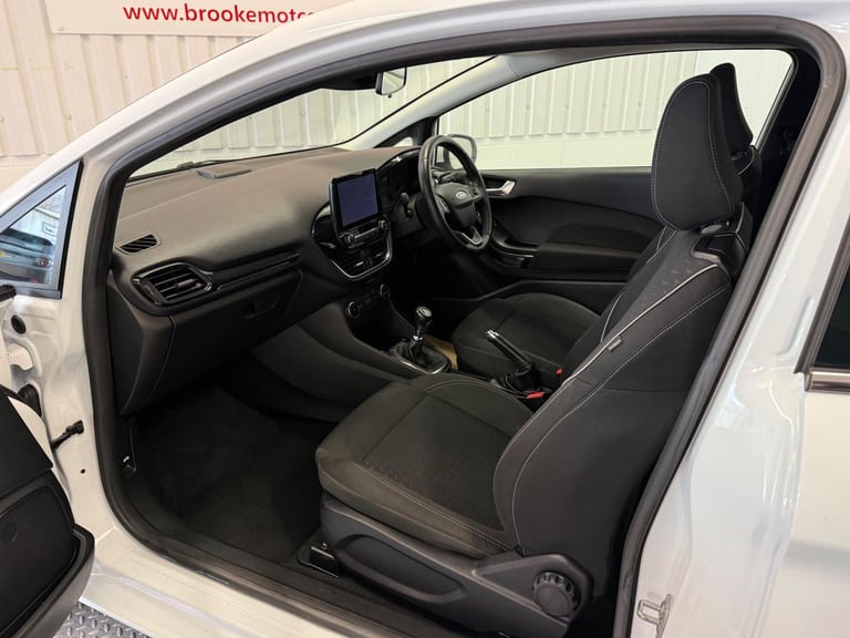 2018 Ford Fiesta 1.0T EcoBoost Zetec Euro 6 (s/s) 3dr HATCHBACK Petrol Manual