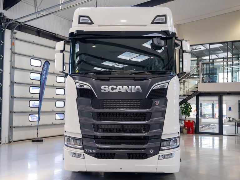 2025 SCANIA 770S V8 HIGHLINE 6X2 TWIN TAG