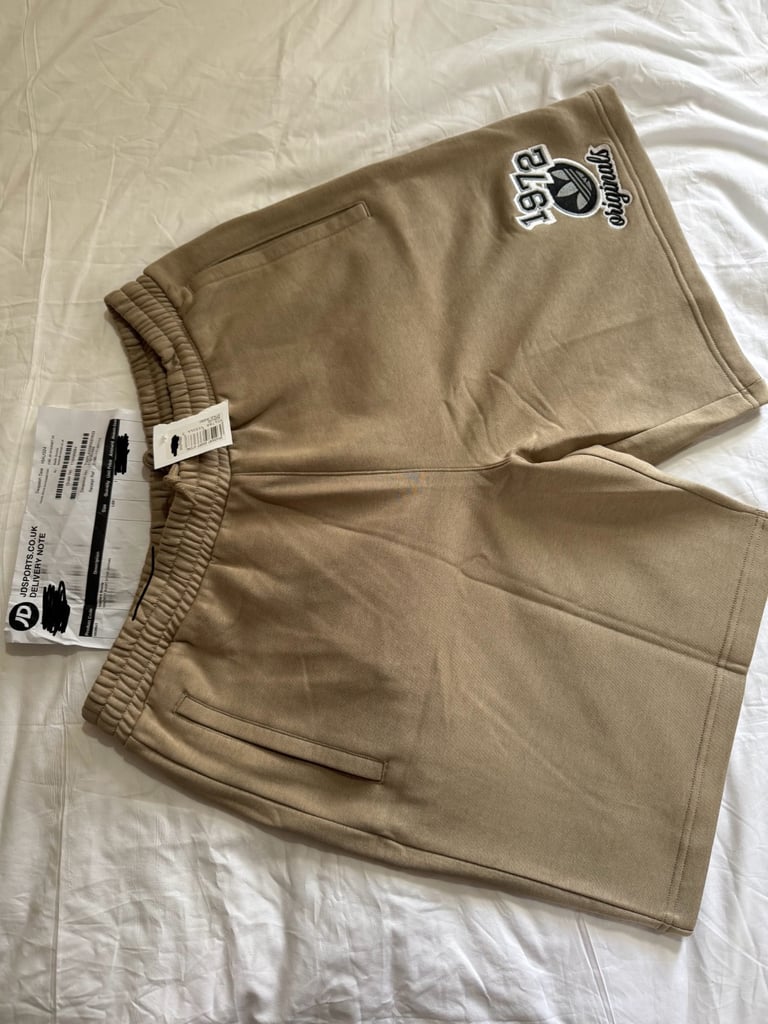 adidas Sportswear Originals Gradient Shorts Men Women Shorts Beach Shorts Size L