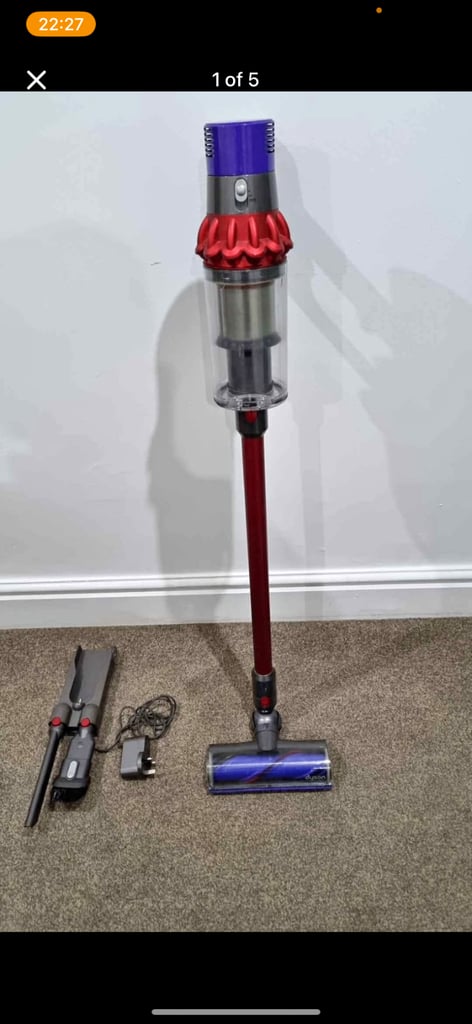 Dyson V10 used with charger,wall bracket &tools 