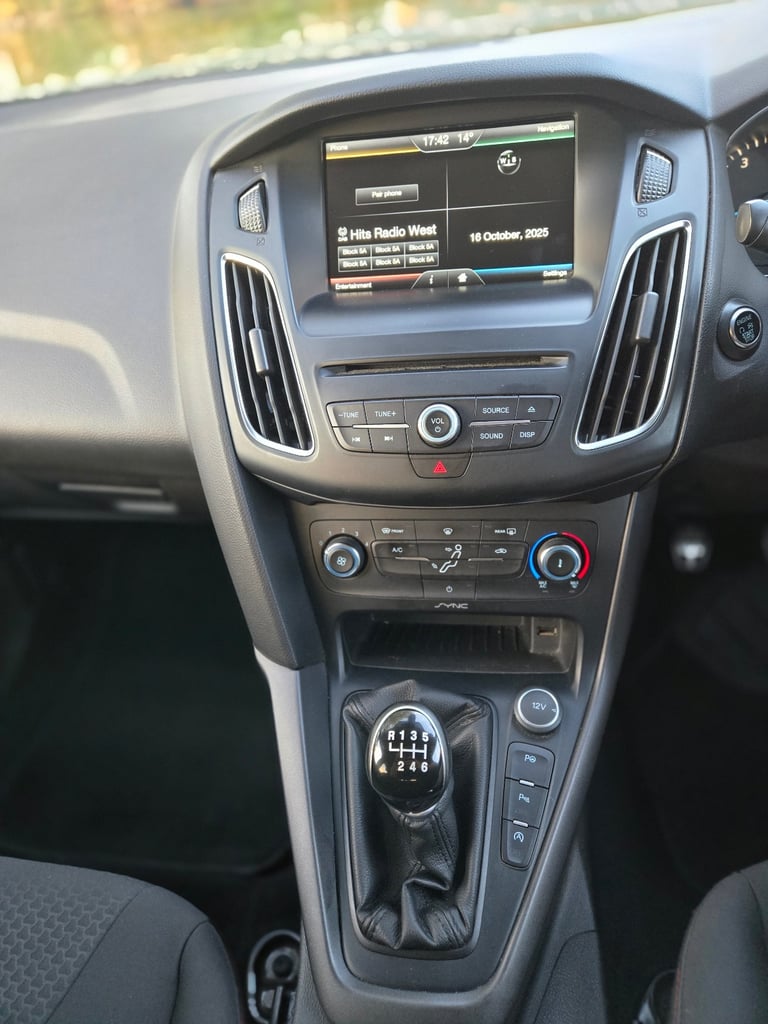 Ford, FOCUS, Hatchback, 2015, Manual, 999 (cc), 5 doors