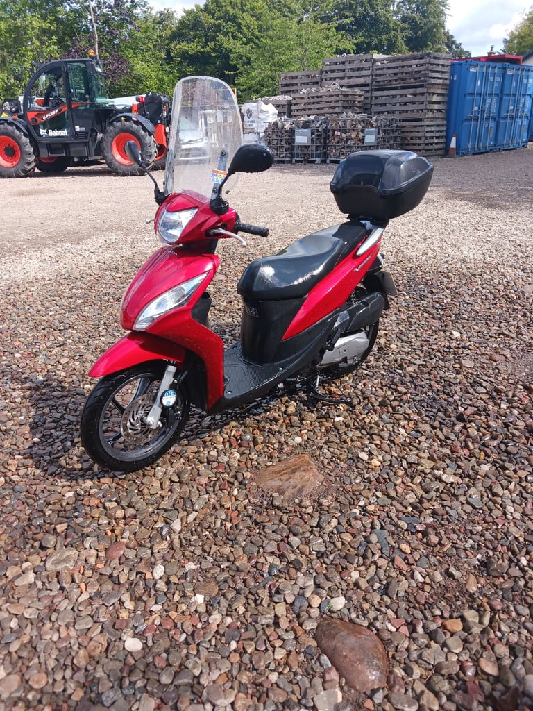 image for Honda Vision scooter very low miles