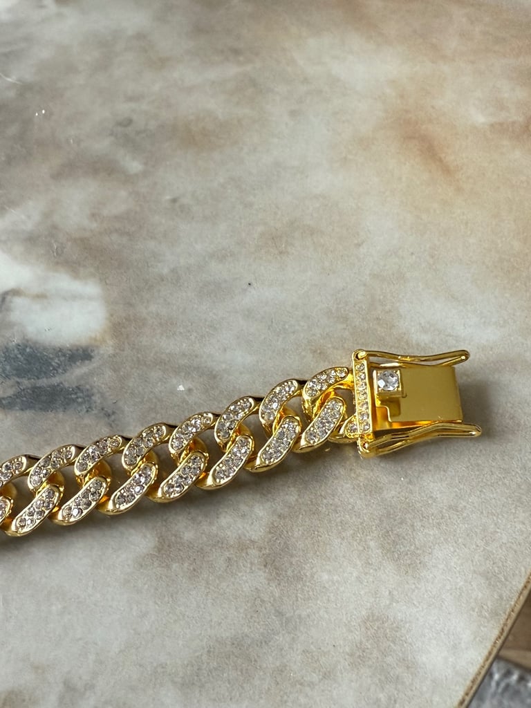 Cat/dog collar 