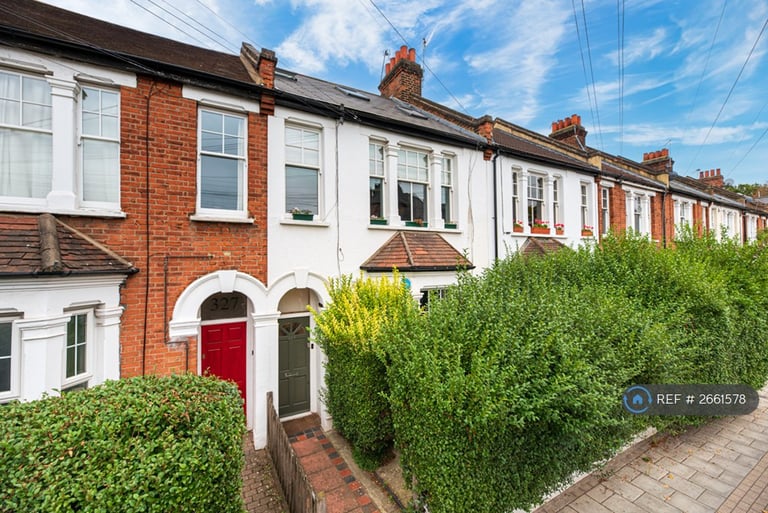 2 bedroom flat in Cavendish Road, London, SW12 (2 bed) (#2661578)