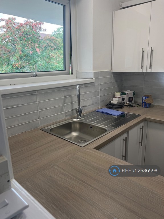 2 bedroom flat in Imogen Court, Salford, M5 (2 bed) (#2636598)