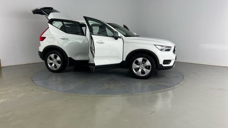 2020 Volvo XC40 T3 Momentum Automatic Estate Petrol Automatic
