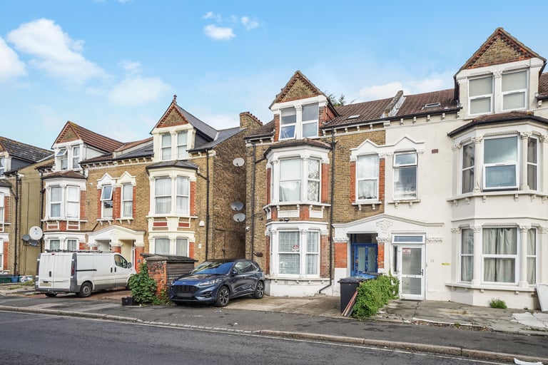 image for 2 bedroom flat in Cameron Road, Croydon, CR0