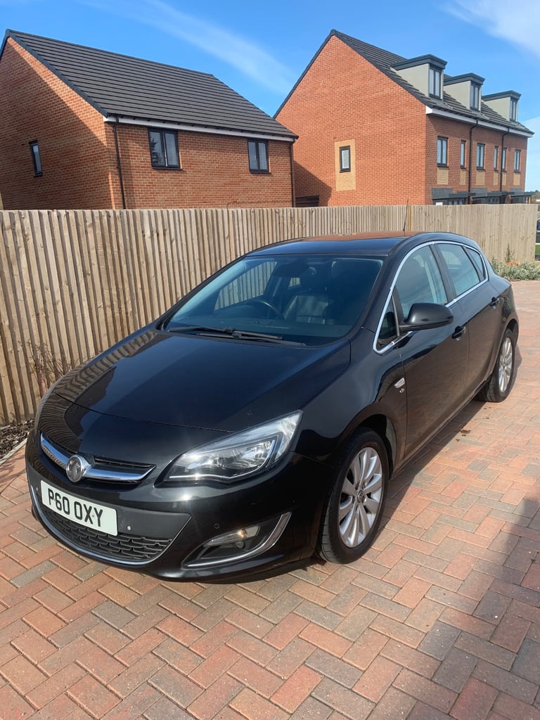 image for Vauxhall, ASTRA Elite diesel 2000 cc - Mot 1 year 