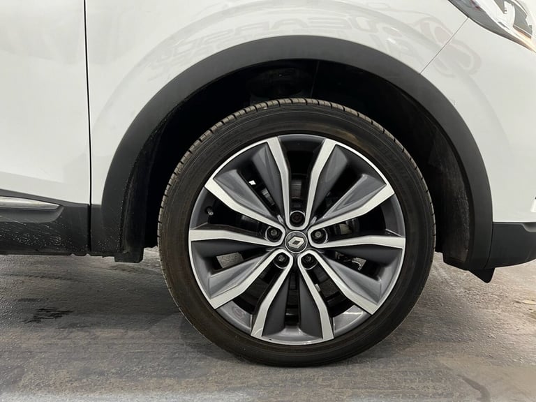 2019 Renault Kadjar 1.3 TCe Iconic SUV 5dr Petrol Manual Euro 6 (s/s) (140 ps) HATCHBACK Petrol M...