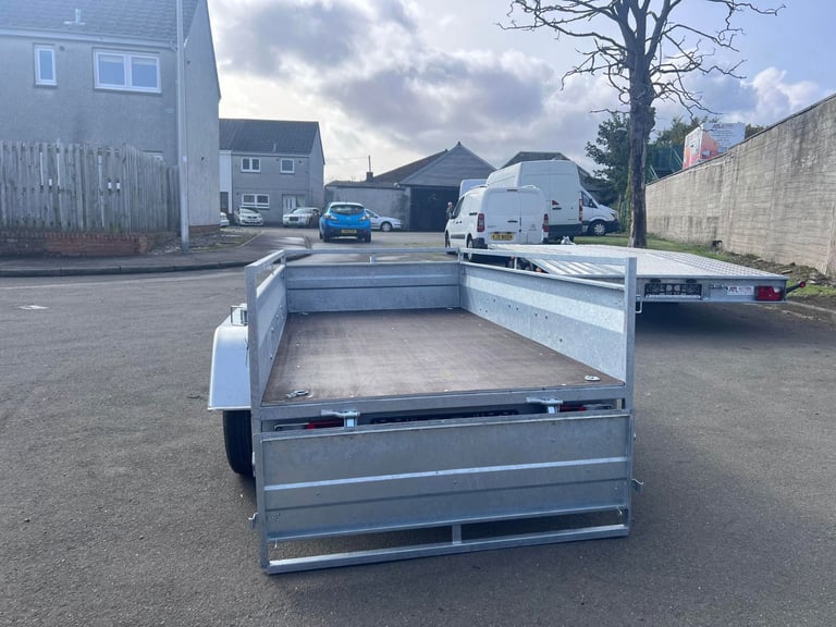 BRAND NEW 8,2ft X 4,3ft (BC752) TWIN AXLE MASTER NIEWIADOW TRAILER 1300KG BRAKED
