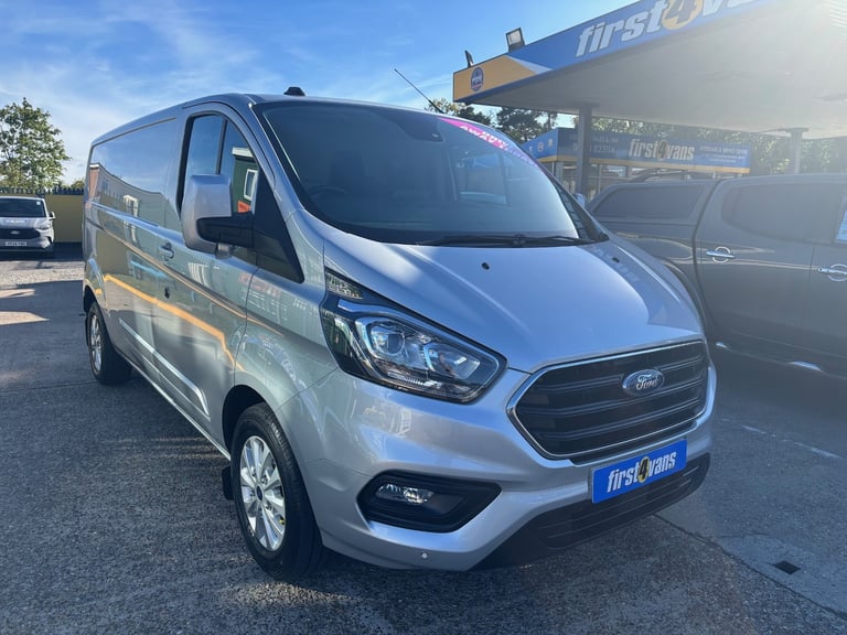 image for  FORD TRANSIT CUSTOM 2.0 EcoBlue 130ps L2 Low Roof Limited Van