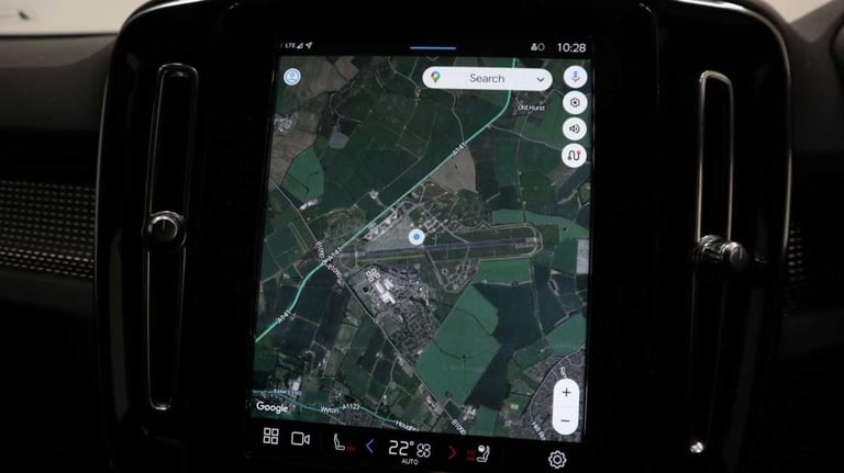 2024 Volvo XC40 2.0 B3 MHEV Plus DCT Auto Euro 6 (s/s) 5dr ESTATE Petrol/Electric Hybrid Automatic