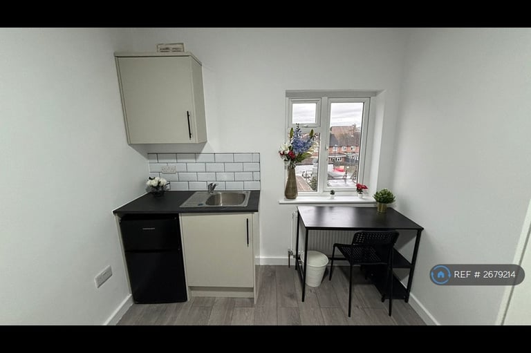 1 bedroom in Brand New Amazing House, Harrow, HA3 (#2679214)