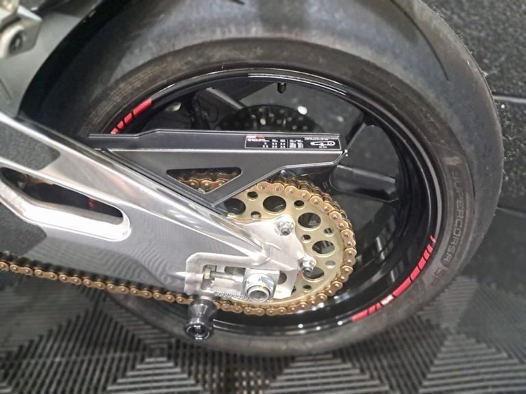 2020 20 APRILIA TUONO 1100 V4 FACTORY FINANCE SPECIALISTS APPLY NOW