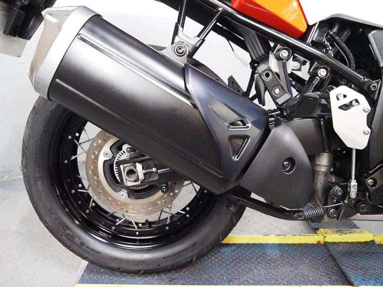 2020 Suzuki V Strom 1050 RC DL1000 XT 15k ,crash bars great adventure bike